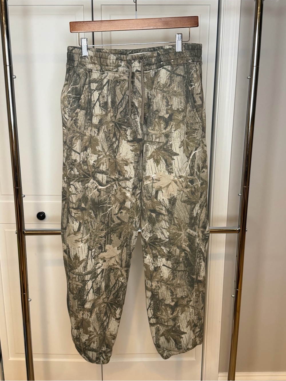 Hollister Men's Olive Green Camo Drawstring Joggers
